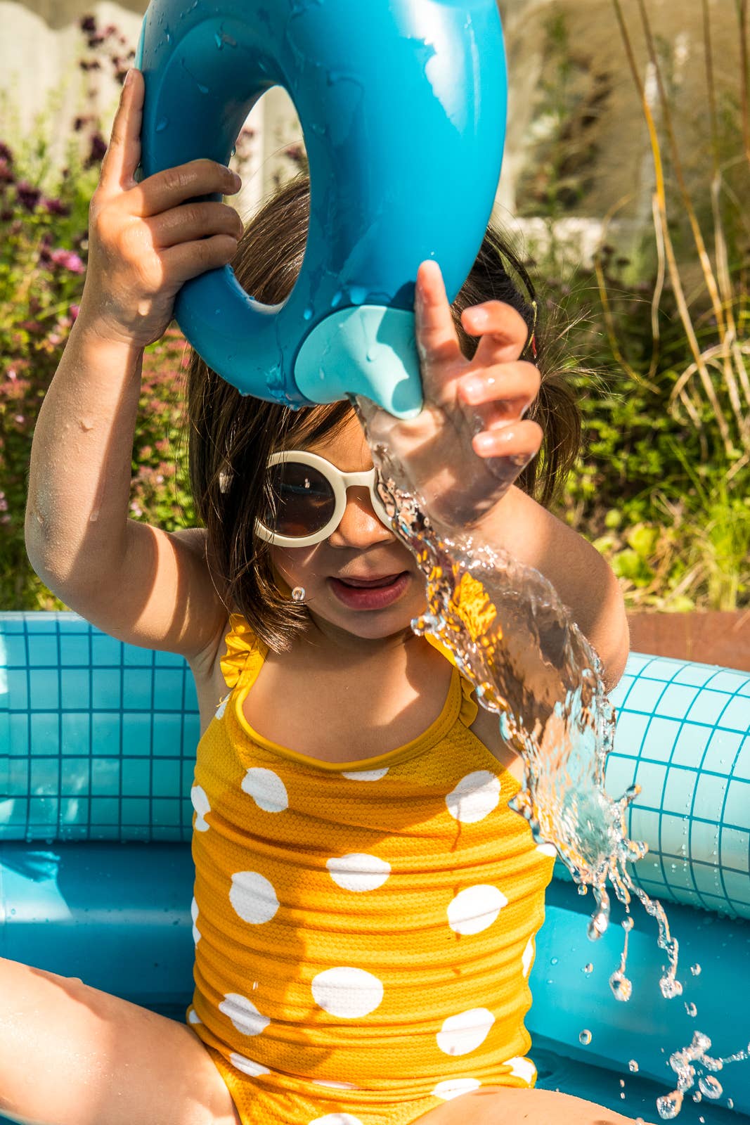 Quut Cana Large - Playful Watering Can. Beach and Sand Toy