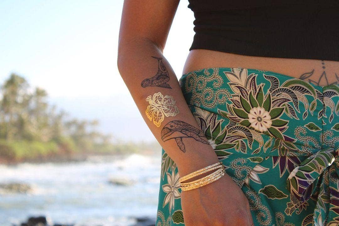 Flowers of Hawai'i Temporary Tattoos - (Silver Metallic)