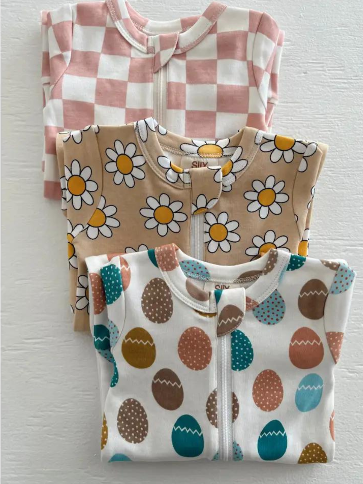 Daisy Pop Biscotti / Organic 2-Way Zip Romper