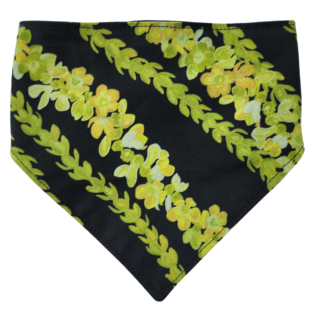 Pet Bandana Black: Pakalana/ Ni'ihau lei