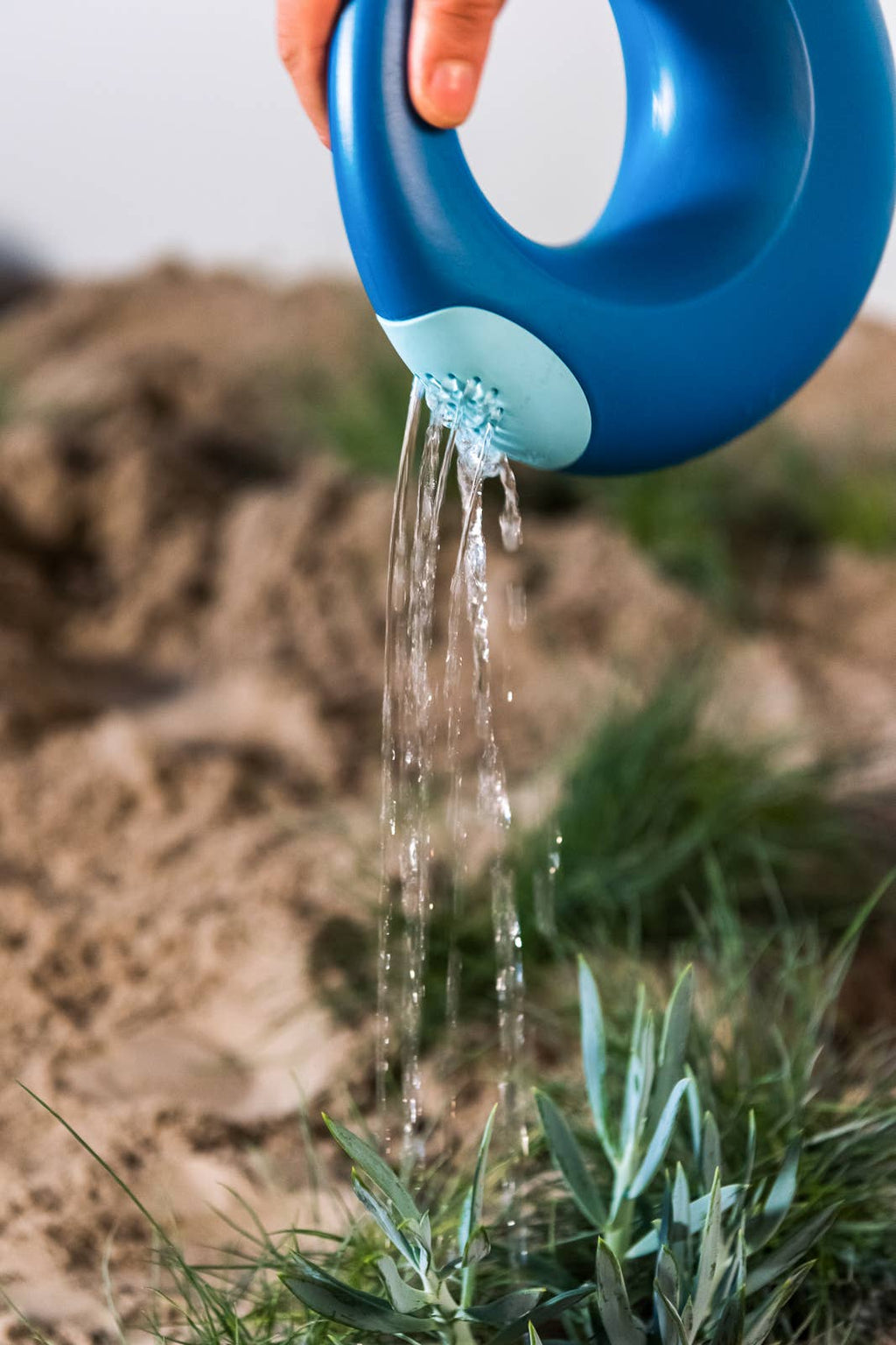Quut Cana Large - Playful Watering Can. Beach and Sand Toy