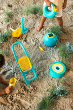 Quut Cana Large - Playful Watering Can. Beach and Sand Toy